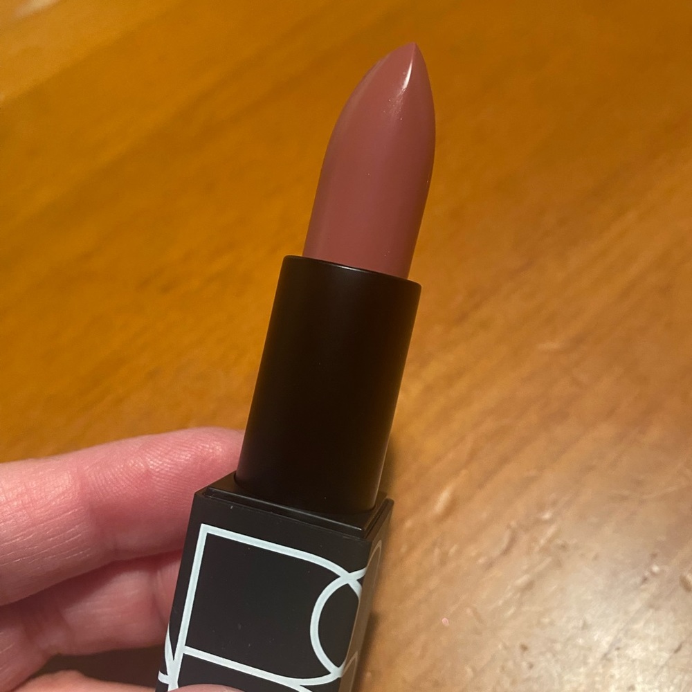 NARS Lipstick Dolce Vita 👄 - Picture 9 of 16